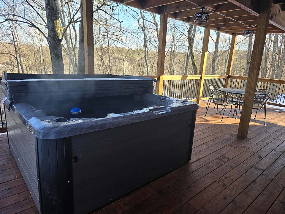 WILDLIFE ESCAPES CABIN Scenic forest views around Wildlife Escape cabin Hocking Hills Ohio