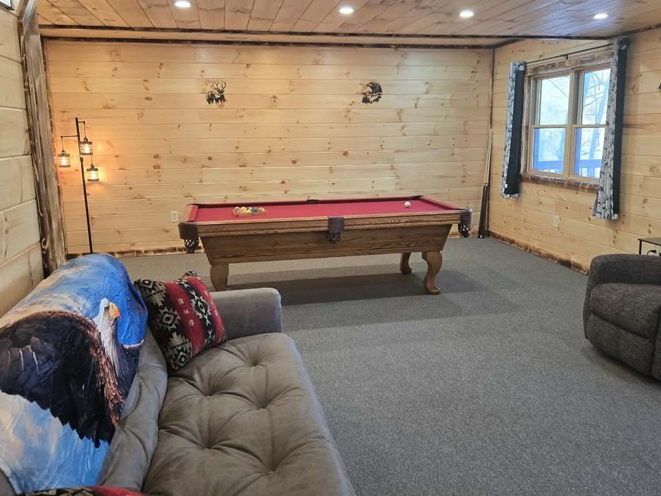 WILDLIFE ESCAPES CABIN Relaxing hot tub surrounded by nature in Hocking Hills Ohio