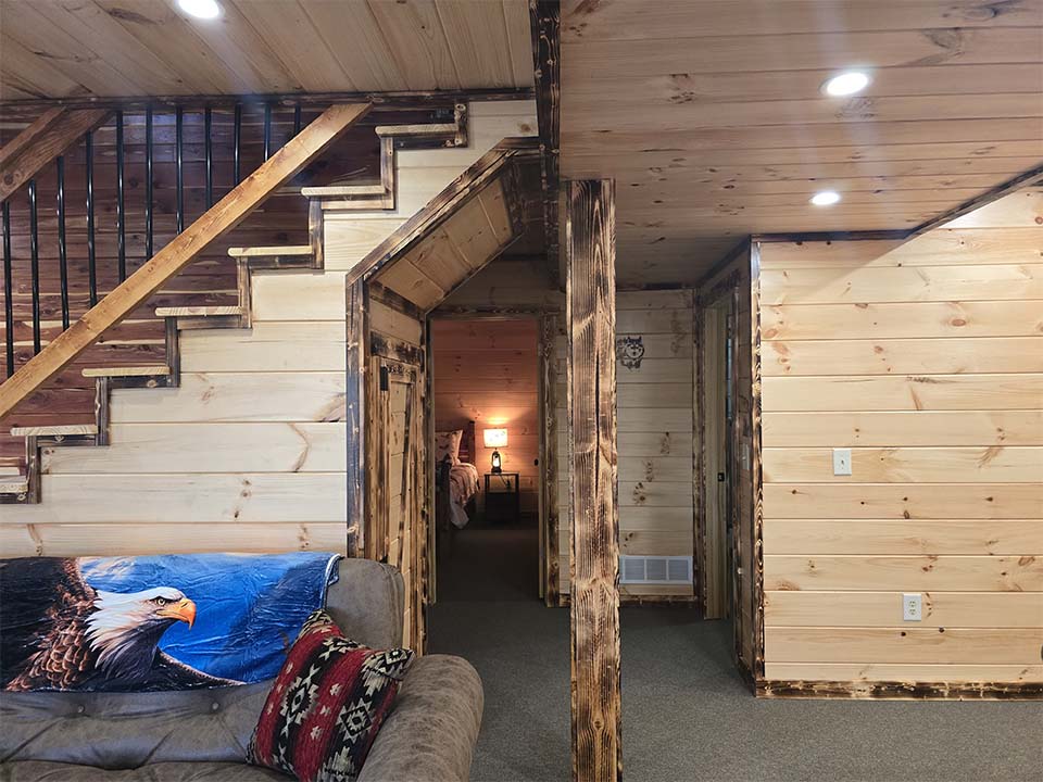 WILDLIFE ESCAPES CABIN Peaceful wooded setting at Hocking Hills Ohio cabin rental