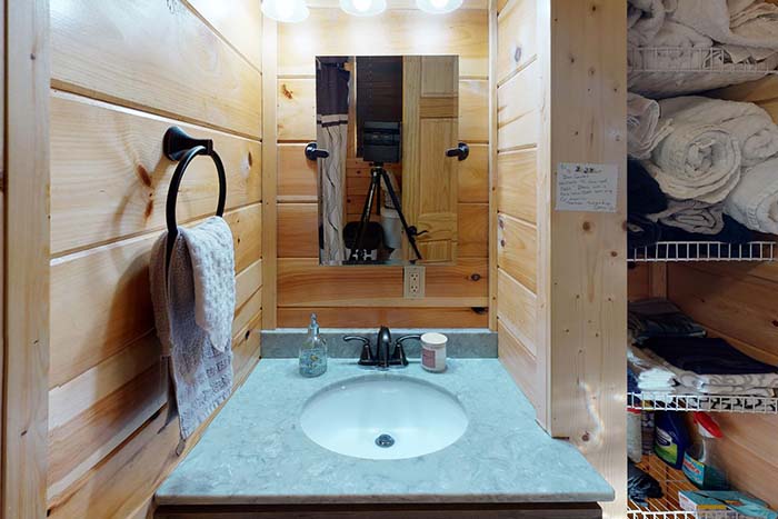bathroom sink, mirror