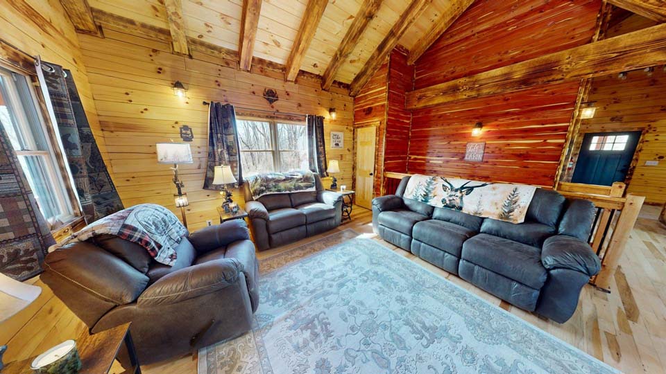 willifeesp-mar26-2 Serene nature trail starting right at the cabin’s doorstep.